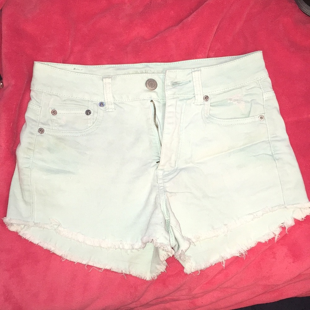 AEO Mid-rise light blue jean shorts!